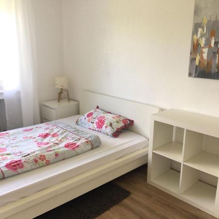 Mayen, Im Mohren, Privatzimmer Nr1, Waldrand, Nahe Nurburgring & Burg Eltz, Gemeinschaftsbad Exterior foto